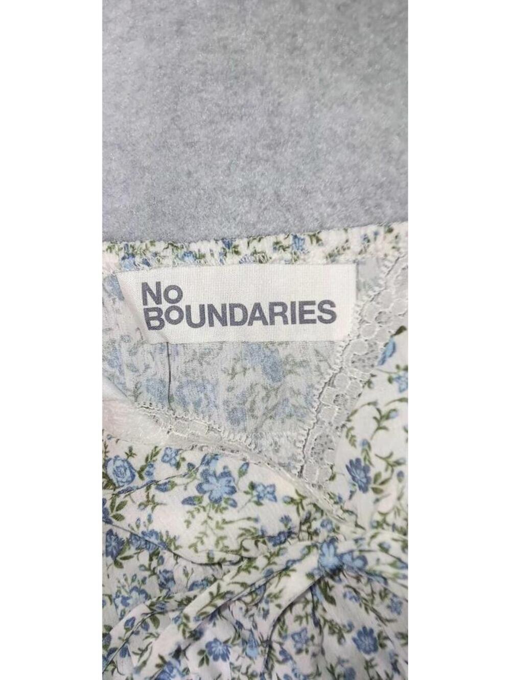 No Boundaries Babydoll Halter Cropped Lace Trim Cami Womens Size Medium White... - Picture 2 of 9